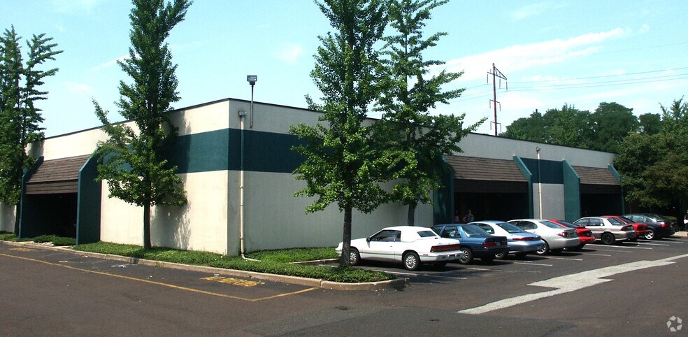 More Photos Of 3448 Progress Dr, Bensalem Warehouse For Lease