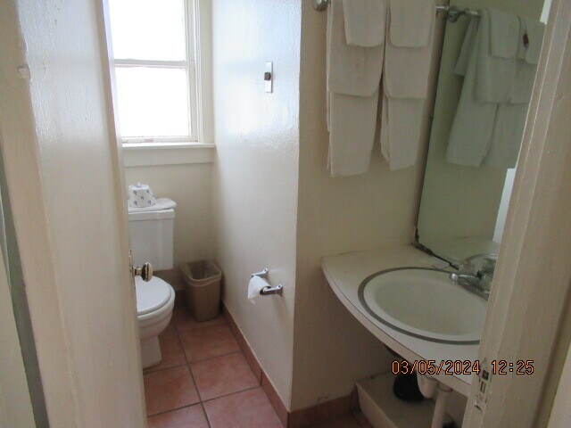 More Photos Of 424 Highway 65 Bus, Clinton Hotel For Sale