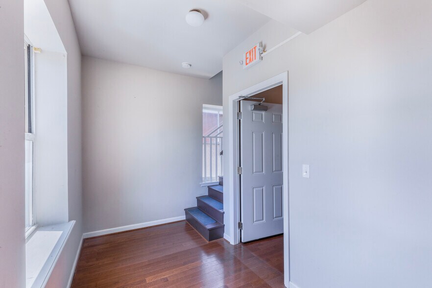 More Photos Of 449 N Euclid Ave, Saint Louis Office For Lease