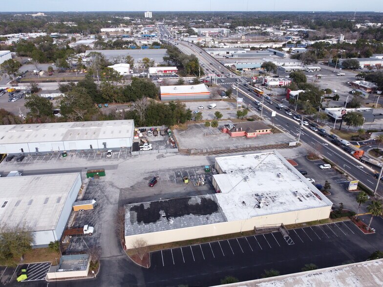 More Photos Of 3801 University Blvd W, Jacksonville Warehouse For Lease