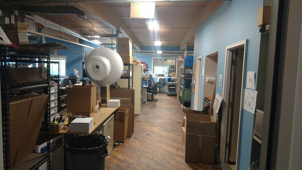 More Photos Of 1548 Burden Lake Rd, Averill Park Warehouse For Lease