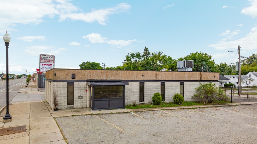 More Photos Of 21511 Van Dyke Ave, Warren Bank For Sale