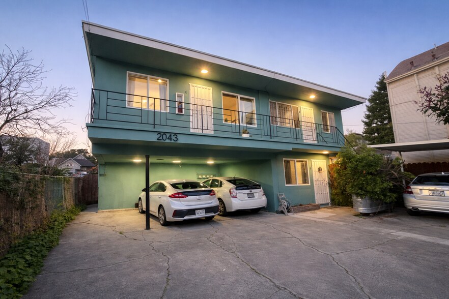 More Photos Of 2045 Emerson St, Berkeley Apartments For Sale