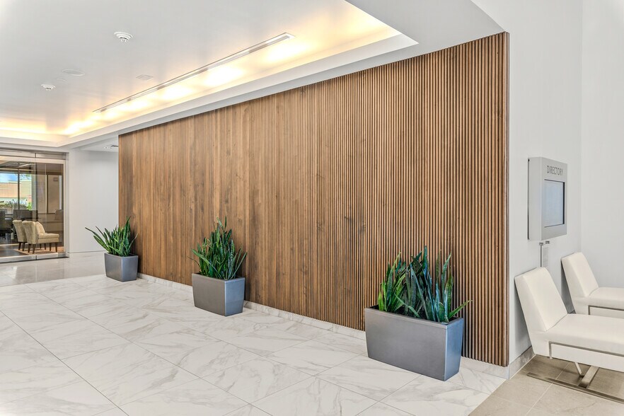 More Photos Of 9977 N 90th St, Scottsdale Medical For Lease