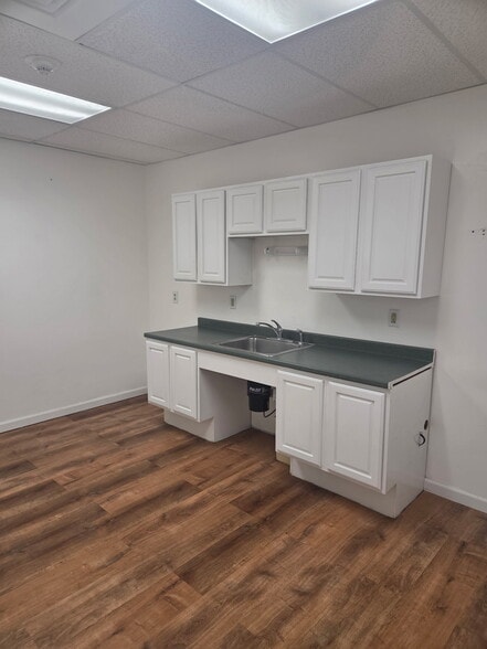 More Photos Of 867 Main St, Manchester Apartments For Sale