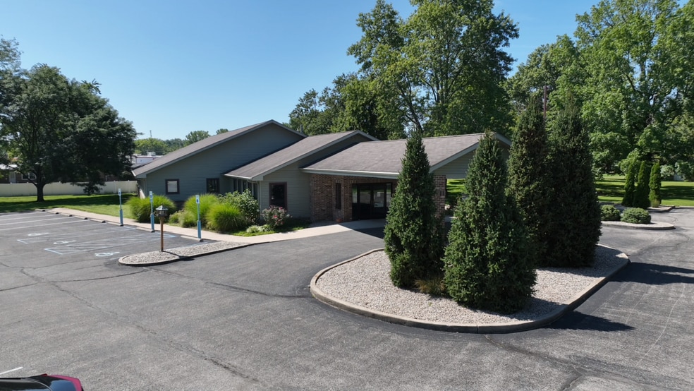 More Photos Of 1 Oakview Dr, Monticello Office For Sale