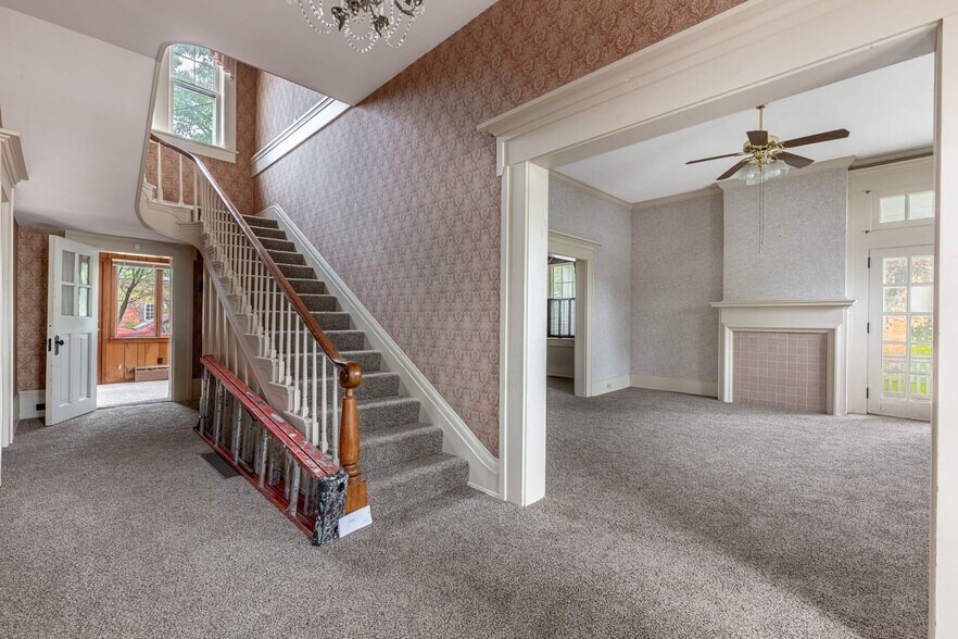 More Photos Of 405 E Spring St, Saint Marys Office Residential For Sale