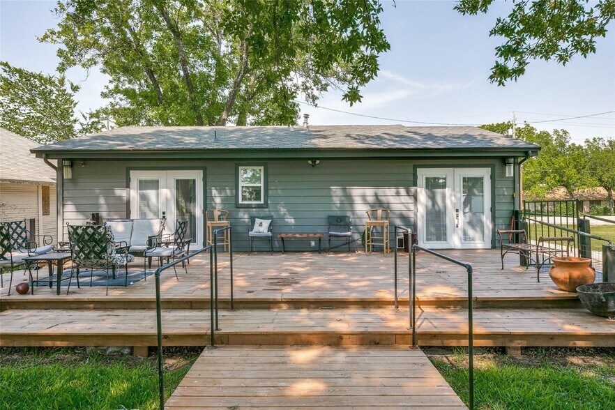 More Photos Of 407 E Broad St, Forney Office Residential For Sale