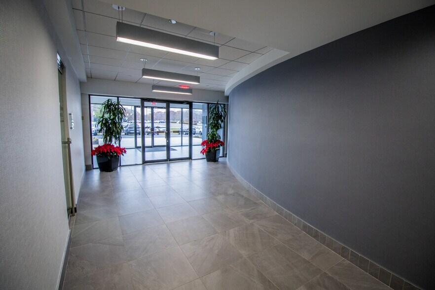More Photos Of 8401 Corporate Dr, Landover Office For Lease