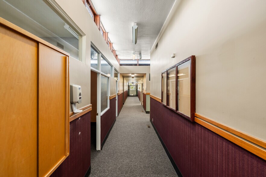 More Photos Of 125 NE Manzanita Ave, Grants Pass Medical For Sale