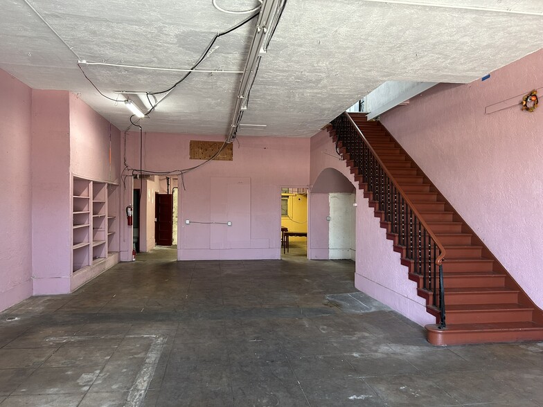 More Photos Of 1856 W Washington Blvd, Los Angeles General Retail For Sale