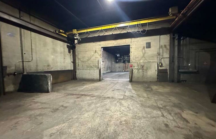 More Photos Of 901 N Main St, Miamisburg Warehouse For Sale