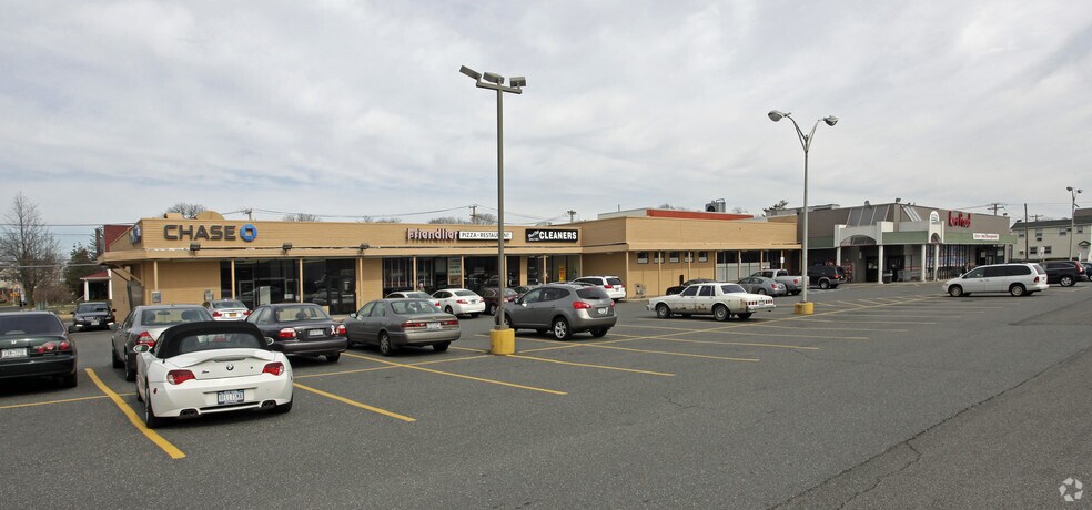 More Photos Of 1000-1030 Railroad Ave, Woodmere Storefront For Lease