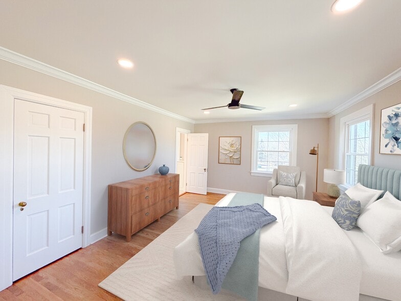 More Photos Of 621 E College St, Pulaski Hotel For Sale