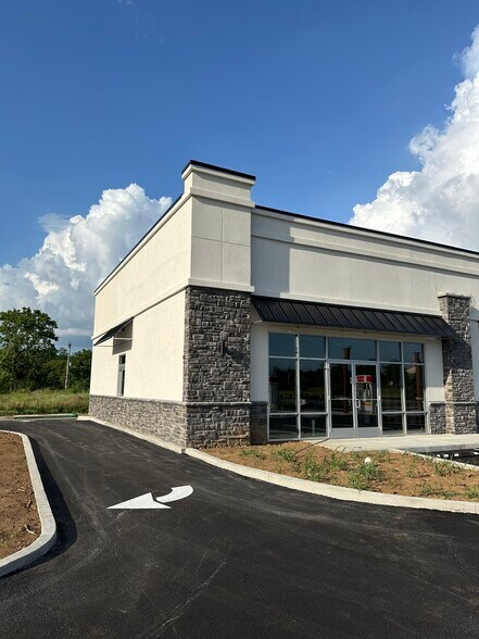 More Photos Of 511 E Brannon Rd, Nicholasville Restaurant For Lease