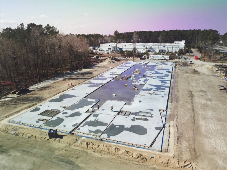 More Photos Of 8439 Palmetto Commerce Pky, Ladson Flex For Lease