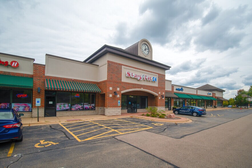 More Photos Of 1006-1078 E Algonquin Rd, Algonquin Freestanding For Lease