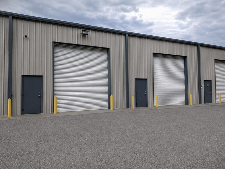 Primary Photo Of 2823 Overpass Rd, Tampa Manufacturing For Lease