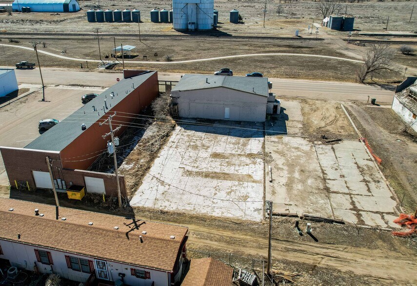 More Photos Of 618 1st Ave, Deer Trail Restaurant For Sale