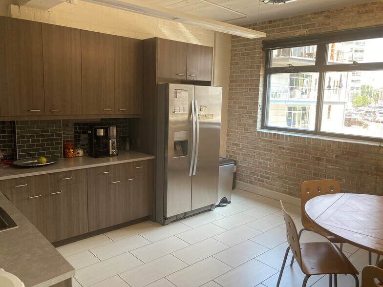 More Photos Of 1336 Glenarm Pl, Denver Office For Sale