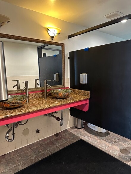 More Photos Of 1465 Webster St, Alameda Restaurant For Sale