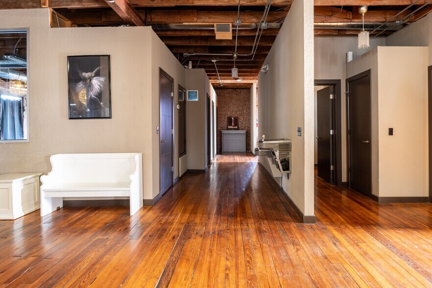 More Photos Of 200 N Armstrong St, Bixby Storefront For Lease