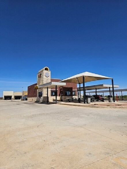 Primary Photo Of 619 N Interstate 35, Cotulla Fast Food For Sale