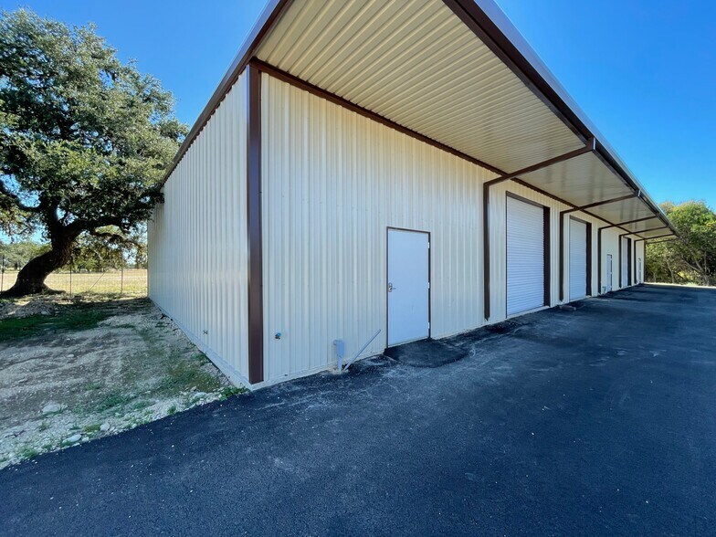 More Photos Of 5 Upper Cibolo Creek Rd, Boerne Light Manufacturing For Lease