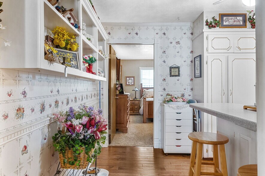 More Photos Of 10277 N 2130 Rd, Foss Convenience Store For Sale