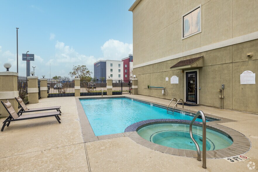 More Photos Of 9345 Highway 6, Navasota Hospitality For Sale