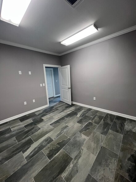 More Photos Of 2743 Smith Ranch Rd, Pearland Loft Creative Space For Sale