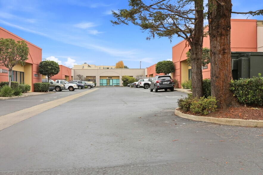 More Photos Of 1555 Yosemite Ave, San Francisco Warehouse For Sale