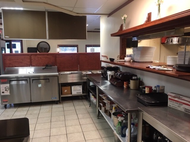 More Photos Of 3001 N Oakwood Ave, Muncie Restaurant For Sale
