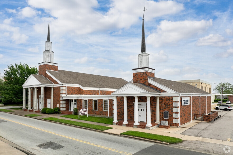 Primary Photo Of 2703 Wesley St, Greenville Religious Facility For Sale