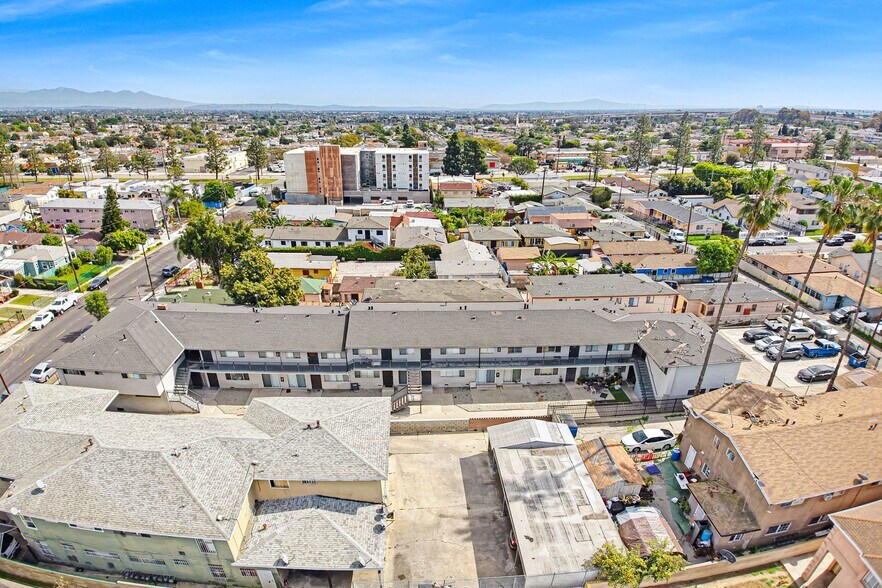 More Photos Of 1044 W 110th St, Los Angeles Apartments For Sale
