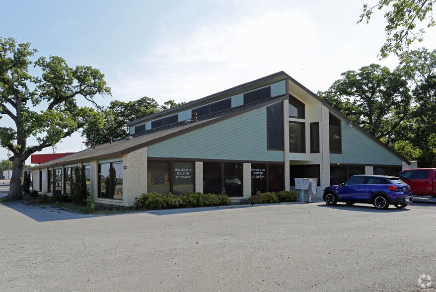 More Photos Of 1230 Brown Trl, Bedford Office For Sale