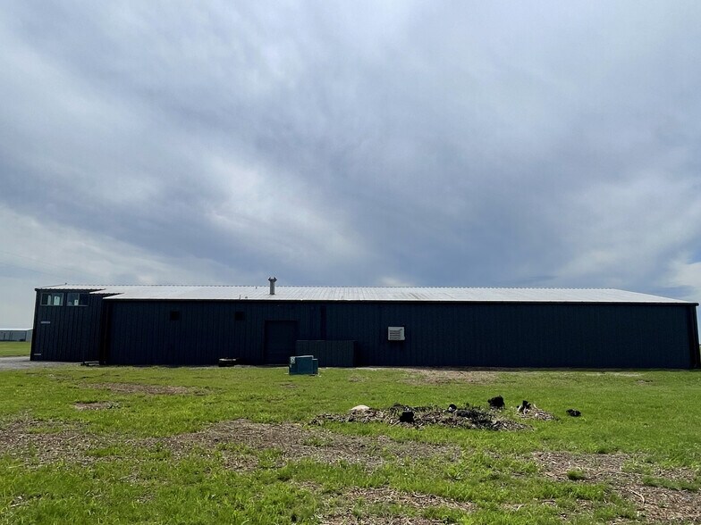More Photos Of 5900 Moffat Rd NE, Piedmont Warehouse For Lease