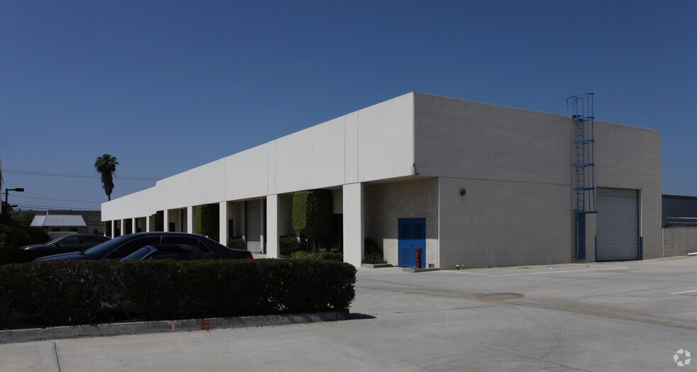 More Photos Of 11711 Clark St, Arcadia Warehouse For Lease