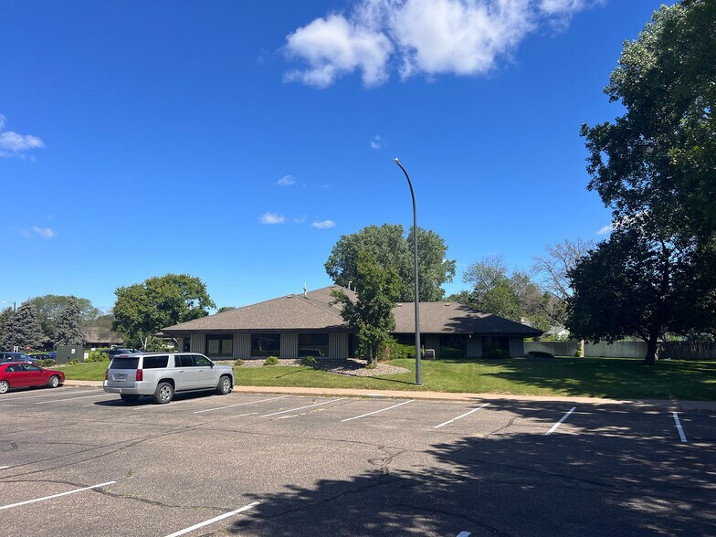 More Photos Of 6800 78th Ave N, Brooklyn Park Office For Lease