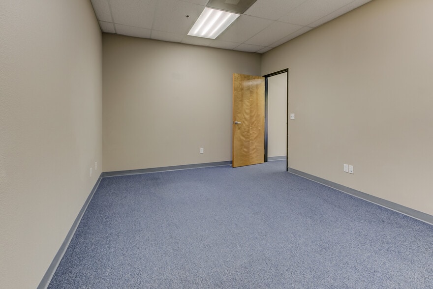 More Photos Of 871 Cotting Ct, Vacaville Warehouse For Lease