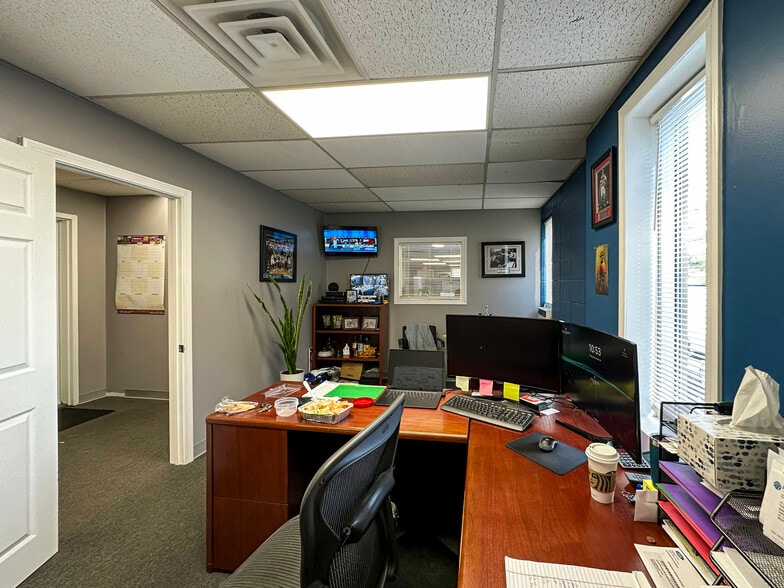 More Photos Of 23 William Way, Bellingham Warehouse For Lease