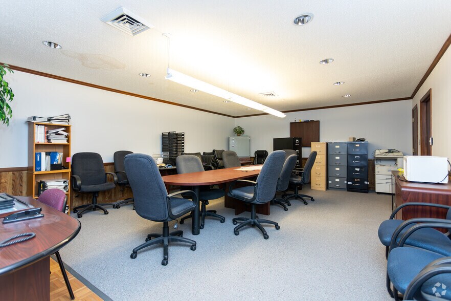 More Photos Of 700 N Cannon Blvd, Kannapolis Storefront Retail Office For Lease