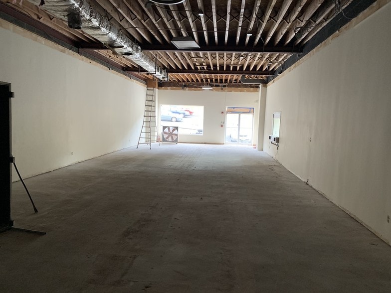 More Photos Of 1990 Washington Valley Rd, Martinsville General Retail For Lease