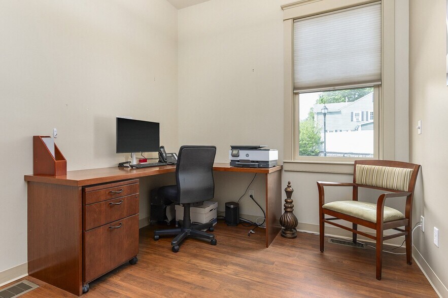 More Photos Of 22-26 School St, Merrimac Office For Sale