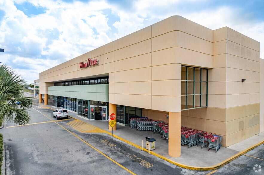 Primary Photo Of 6400 Massachusetts Ave, New Port Richey Supermarket For Lease