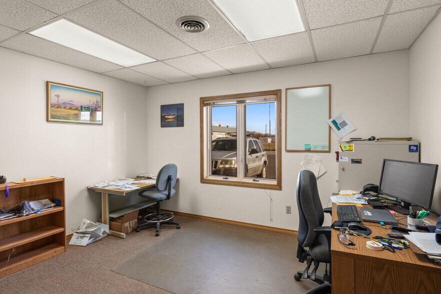 More Photos Of 81 Timberline Dr, Bozeman Freestanding For Lease