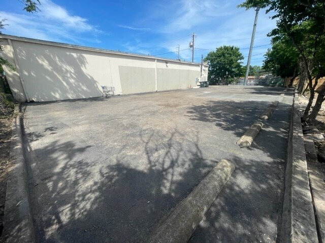 More Photos Of 813 Morrow St, Austin Flex For Lease