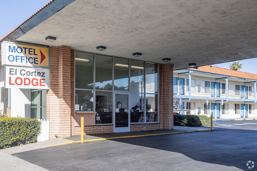 More Photos Of 1503 E 1st St, Santa Ana Hotel For Sale