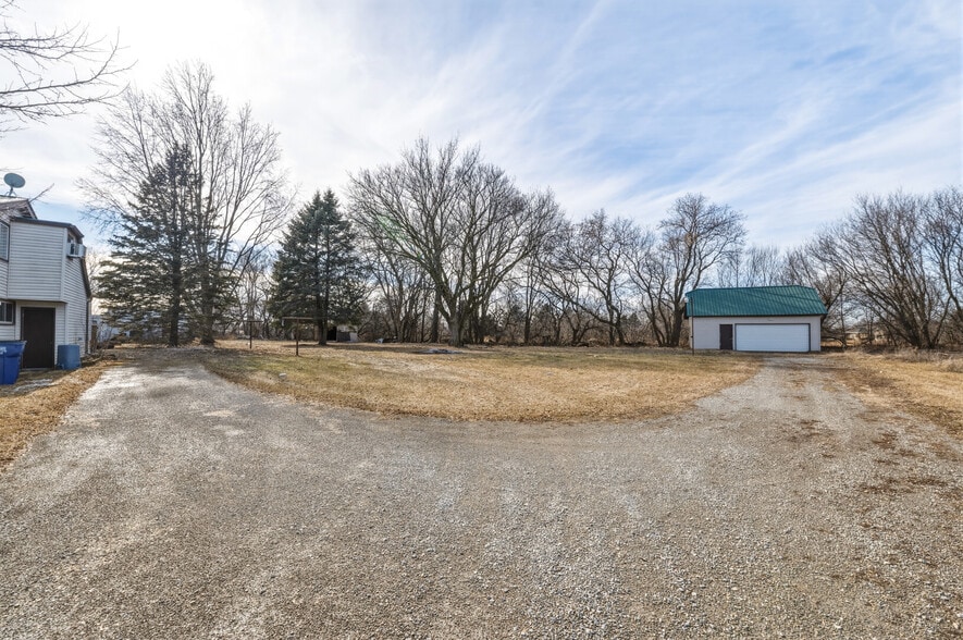 More Photos Of 3450 Mid Valley Dr, De Pere Flex For Sale