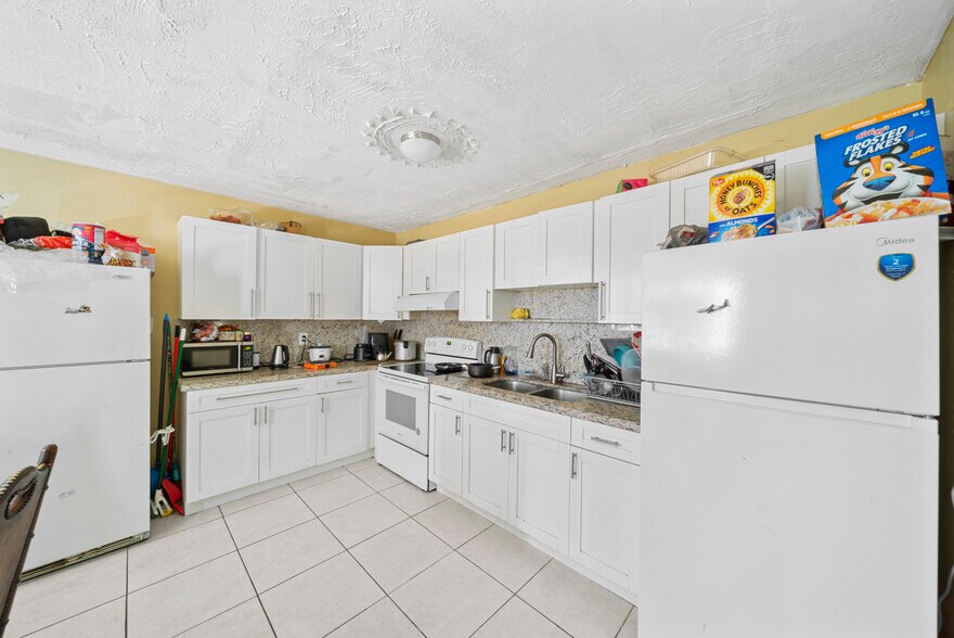 More Photos Of 602-608 NW 1st St, Dania Apartments For Sale